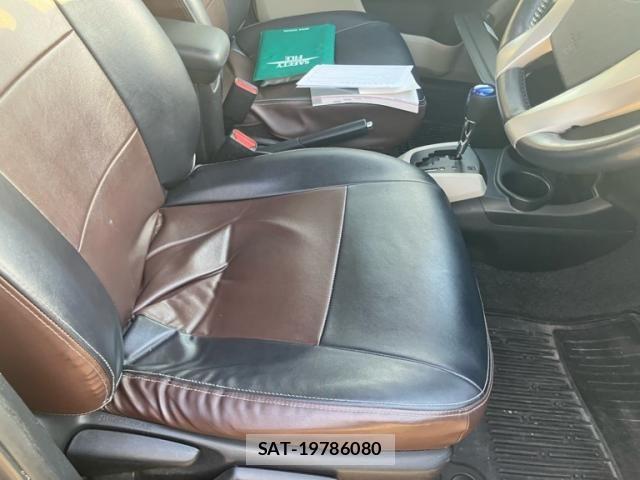 Toyota AQUA 2012-11 8883299-12
