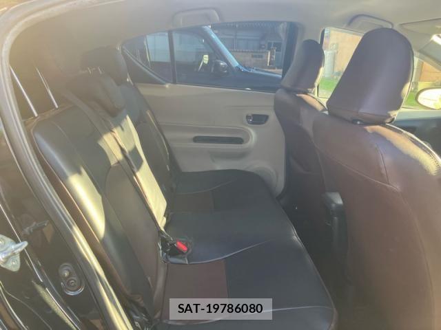 Toyota AQUA 2012-11 8883299-15