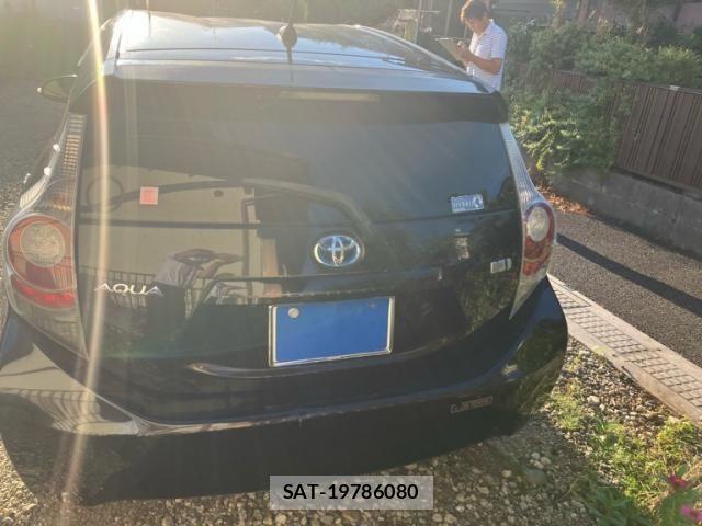 Toyota AQUA 2012-11 8883299-2