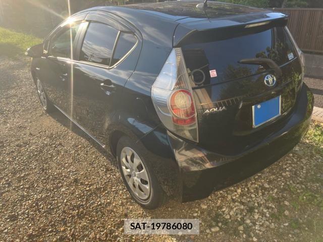 Toyota AQUA 2012-11 8883299-4