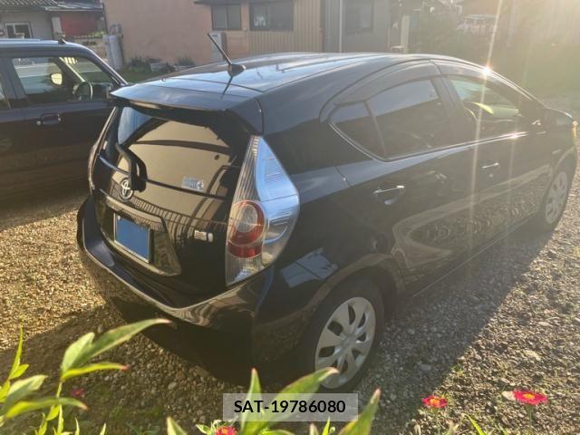Toyota AQUA 2012-11 8883299-5