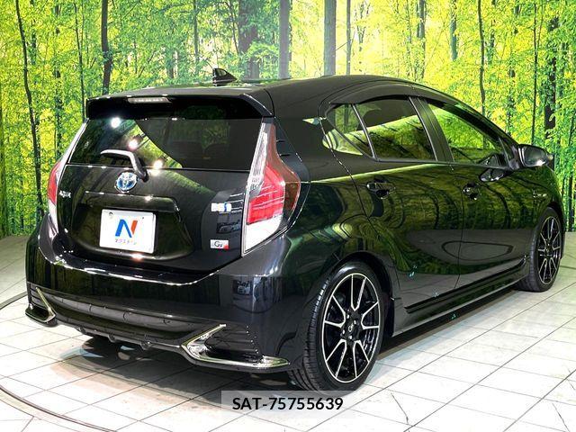 Toyota AQUA 2016-03 8883289-16