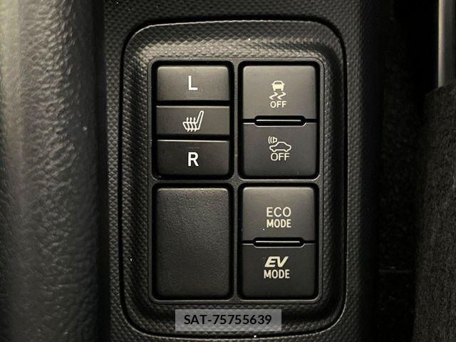 Toyota AQUA 2016-03 8883289-6