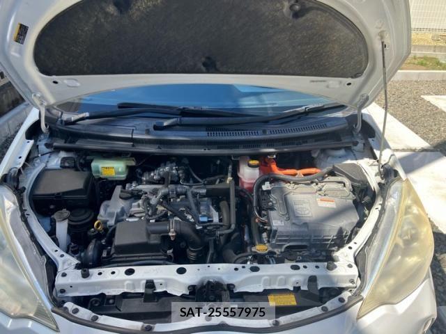Toyota AQUA 2013-05 8883303-11