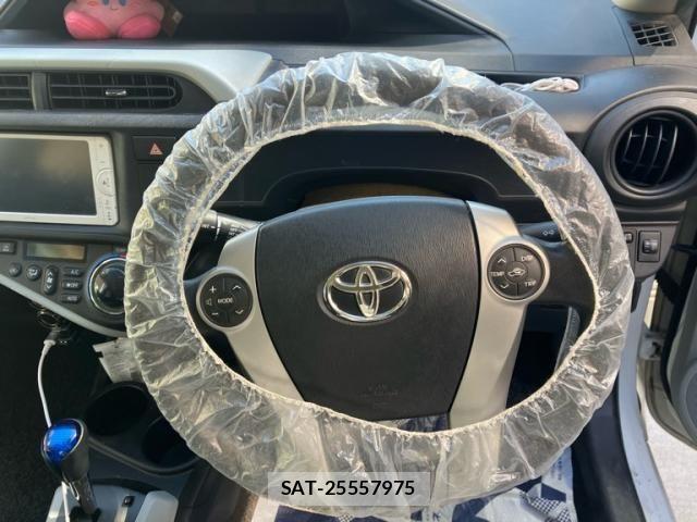 Toyota AQUA 2013-05 8883303-20