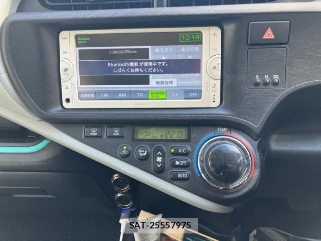 Toyota AQUA 2013-05 8883303-22