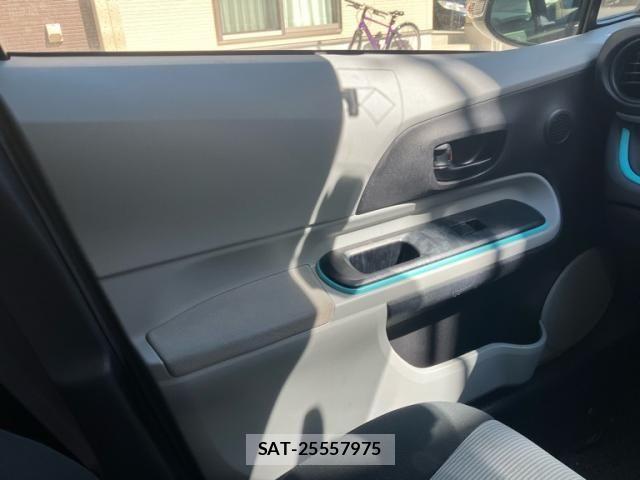 Toyota AQUA 2013-05 8883303-24