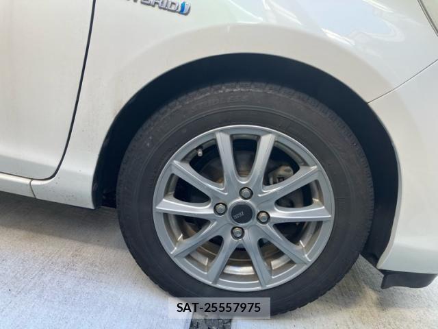 Toyota AQUA 2013-05 8883303-4