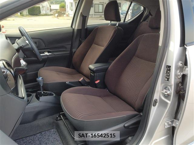 Toyota AQUA 2015-10 8883291-10