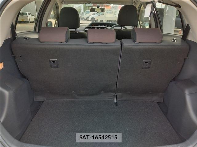 Toyota AQUA 2015-10 8883291-15