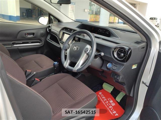 Toyota AQUA 2015-10 8883291-19