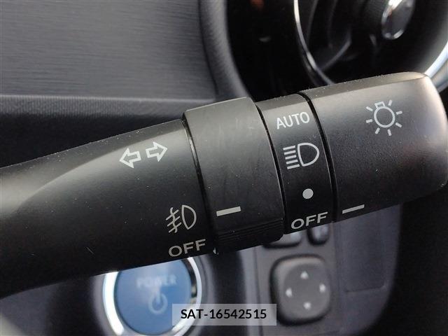 Toyota AQUA 2015-10 8883291-25