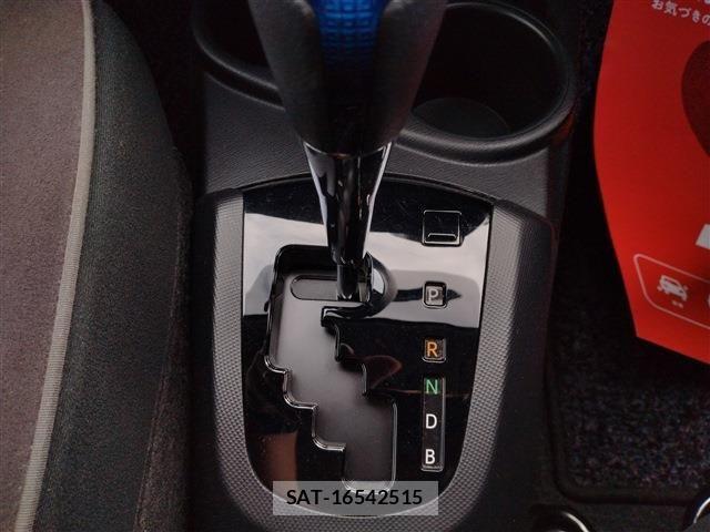 Toyota AQUA 2015-10 8883291-29