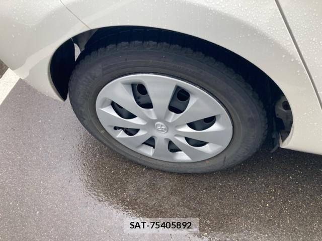 Toyota AQUA 2013-06 8883300-5