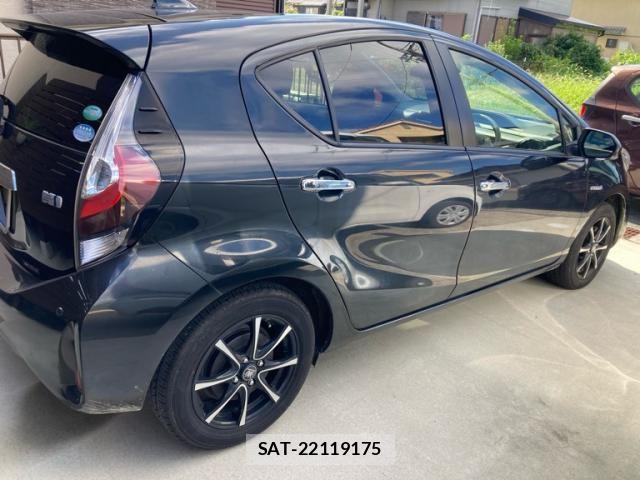 Toyota AQUA 2020-02 8883292-11