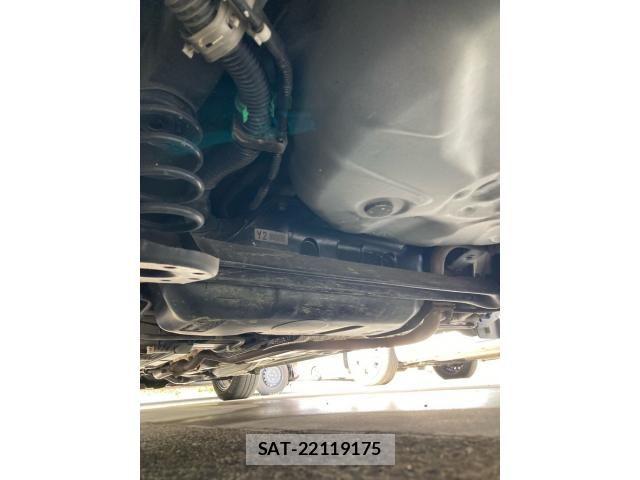 Toyota AQUA 2020-02 8883292-12