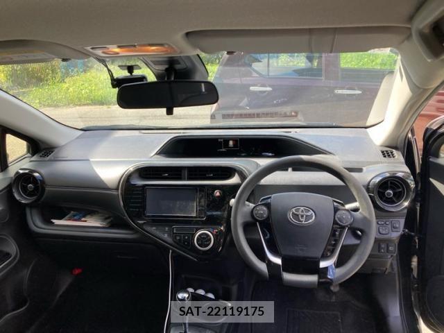 Toyota AQUA 2020-02 8883292-16