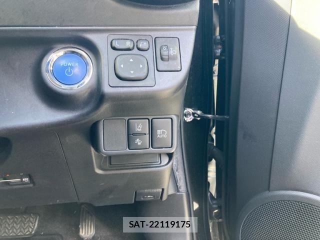 Toyota AQUA 2020-02 8883292-18