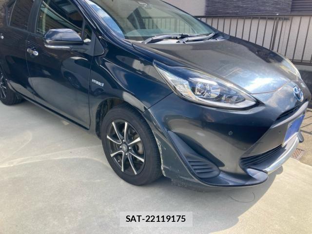 Toyota AQUA 2020-02 8883292-3