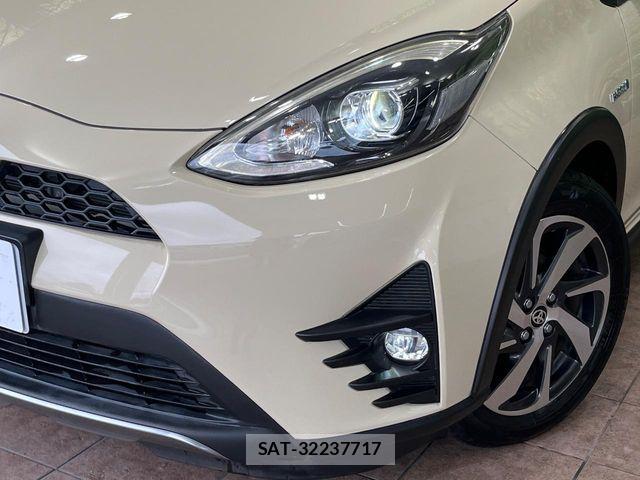 Toyota AQUA 2017-11 8883287-11