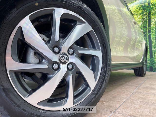 Toyota AQUA 2017-11 8883287-12