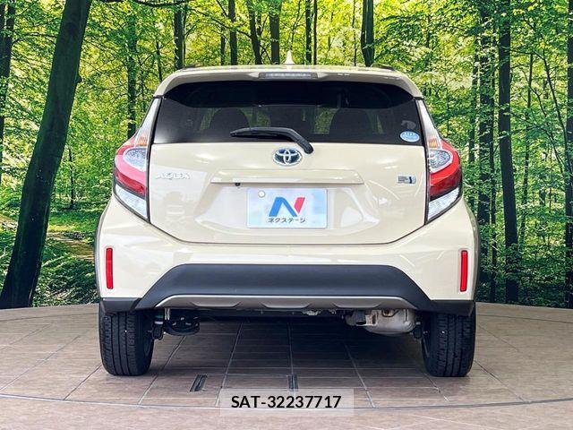 Toyota AQUA 2017-11 8883287-14