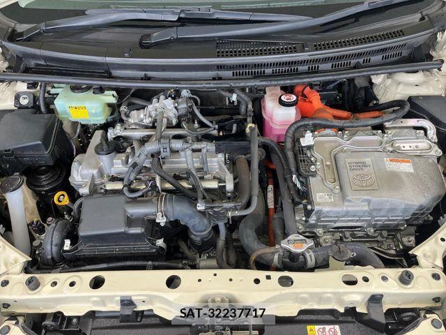 Toyota AQUA 2017-11 8883287-17