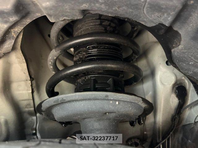 Toyota AQUA 2017-11 8883287-19