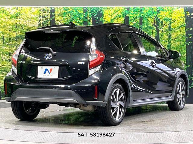 Toyota AQUA 2018-05 8883290-16