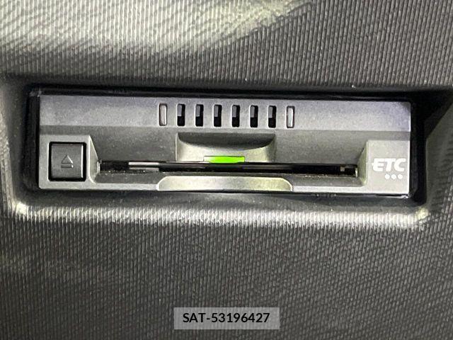 Toyota AQUA 2018-05 8883290-6