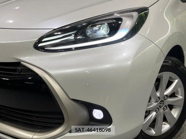 Toyota AQUA 2024-10 8883283-11