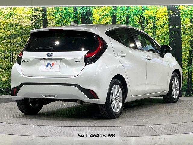 Toyota AQUA 2024-10 8883283-16