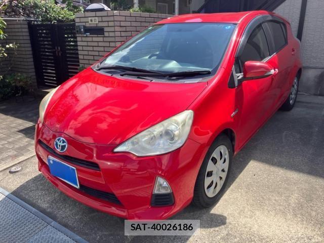 Toyota AQUA 2013-01 8883301-0