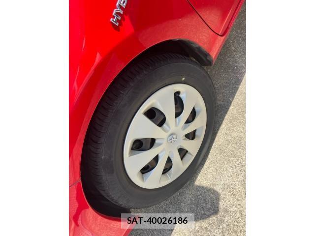 Toyota AQUA 2013-01 8883301-7