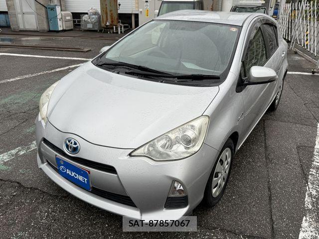 Toyota AQUA 2012-05 8883296-0