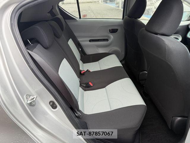 Toyota AQUA 2012-05 8883296-11