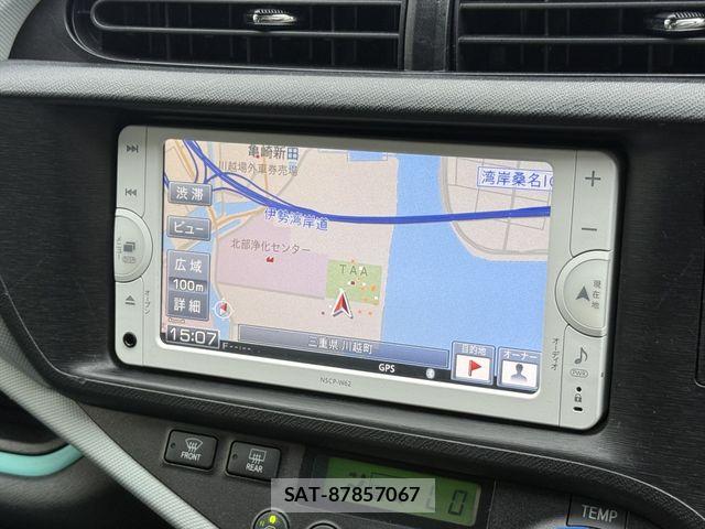 Toyota AQUA 2012-05 8883296-18