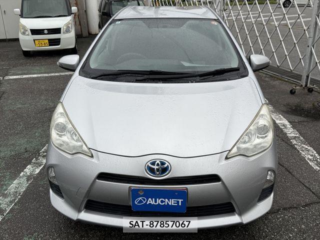 Toyota AQUA 2012-05 8883296-1