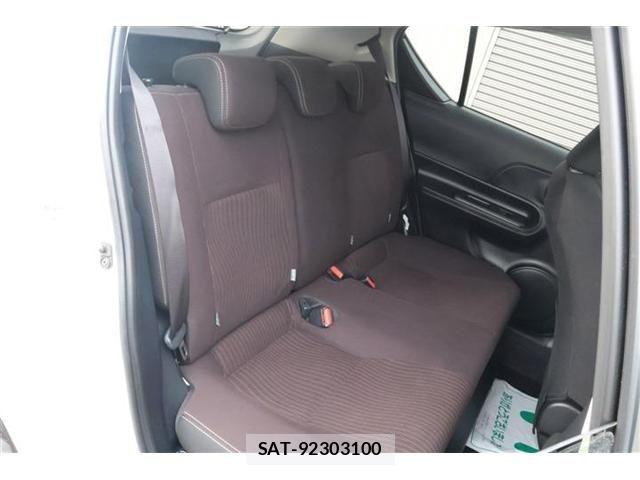 Toyota AQUA 2018-05 8883286-11