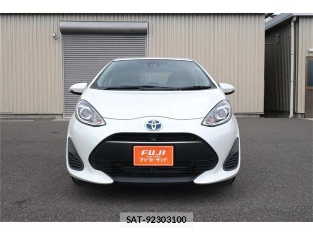 Toyota AQUA 2018-05 8883286-15