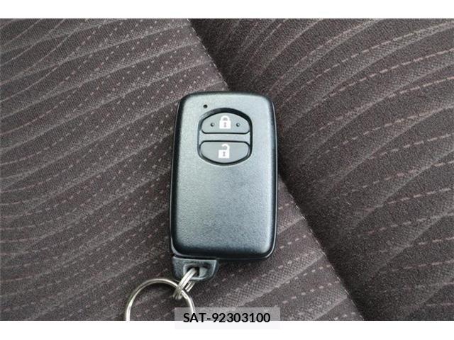 Toyota AQUA 2018-05 8883286-23