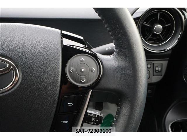 Toyota AQUA 2018-05 8883286-25