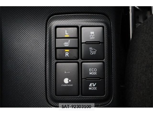 Toyota AQUA 2018-05 8883286-7
