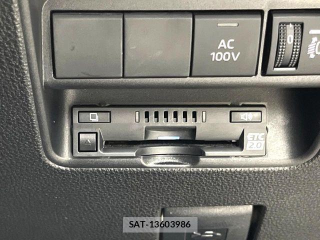 Toyota AQUA 2024-05 8883281-5