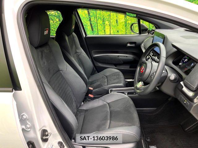 Toyota AQUA 2024-05 8883281-7