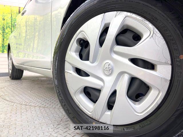Toyota AQUA 2022-01 8883284-12
