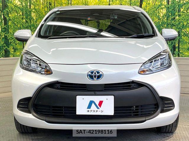 Toyota AQUA 2022-01 8883284-13