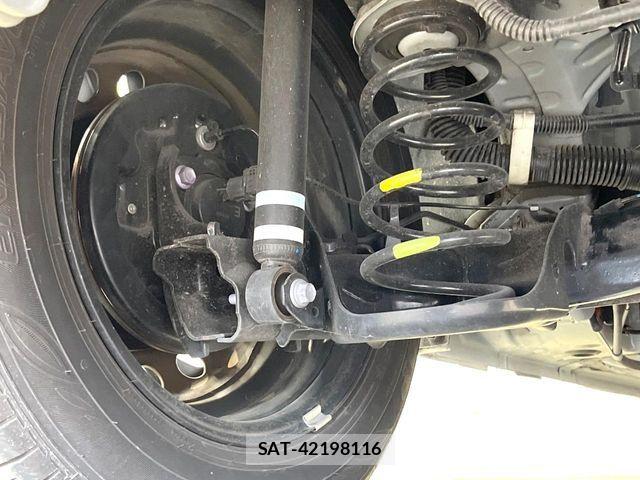 Toyota AQUA 2022-01 8883284-19