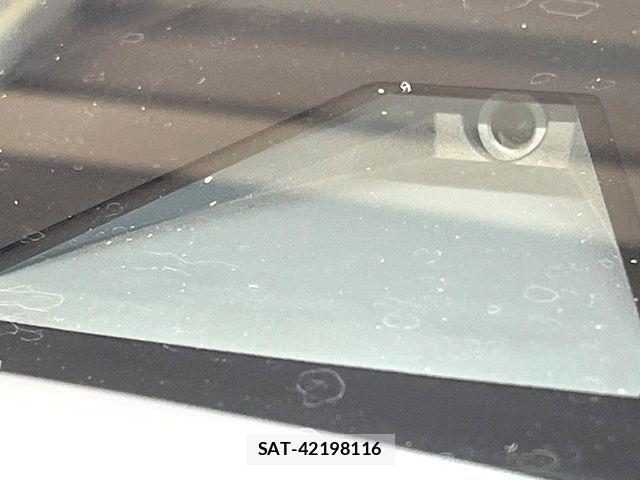 Toyota AQUA 2022-01 8883284-2