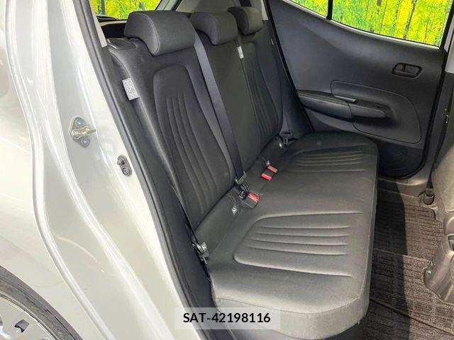 Toyota AQUA 2022-01 8883284-8